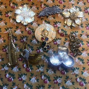 Lot of Random Brooches / Pins 2